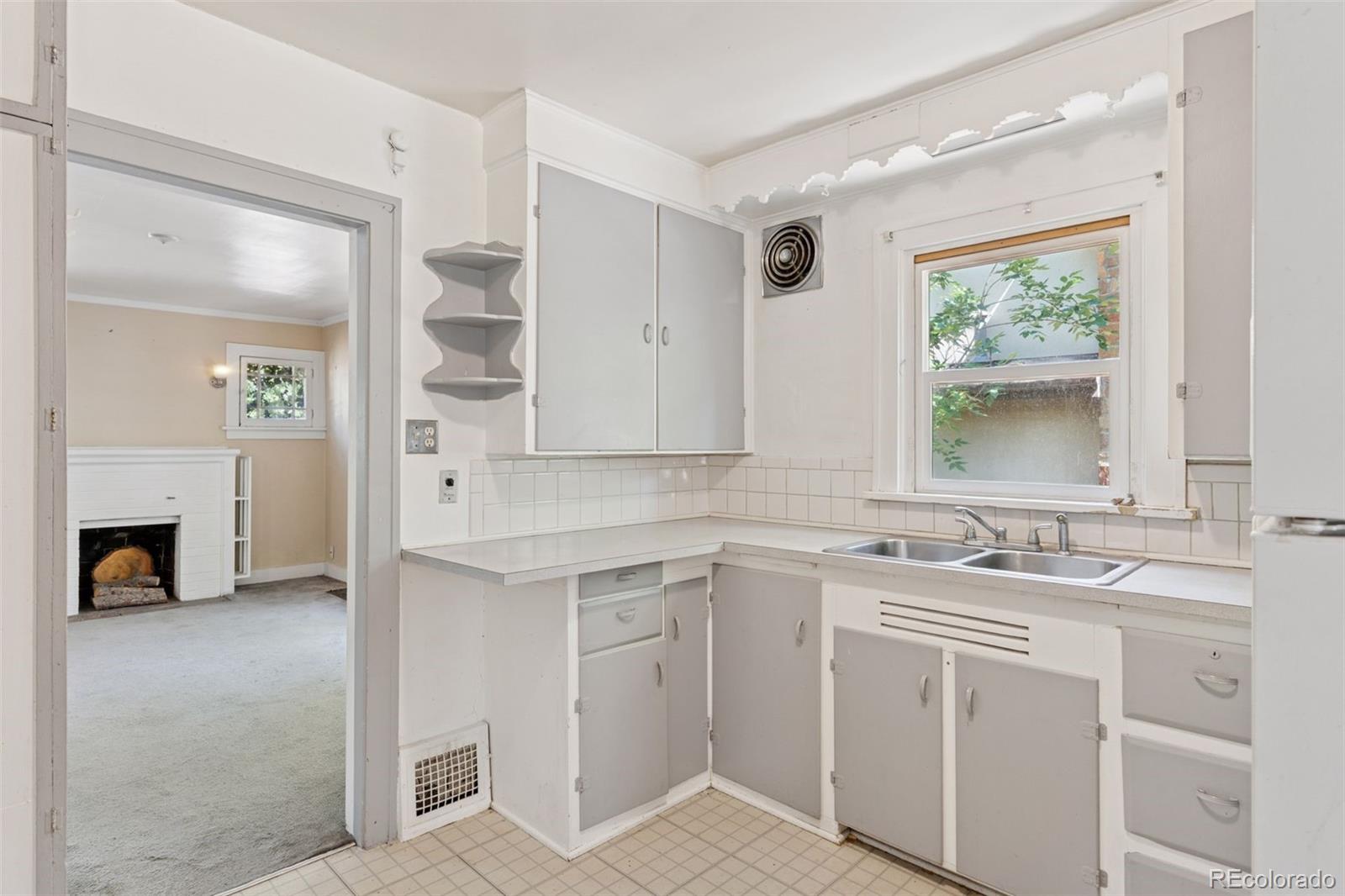 MLS Image #8 for 712  locust street,denver, Colorado