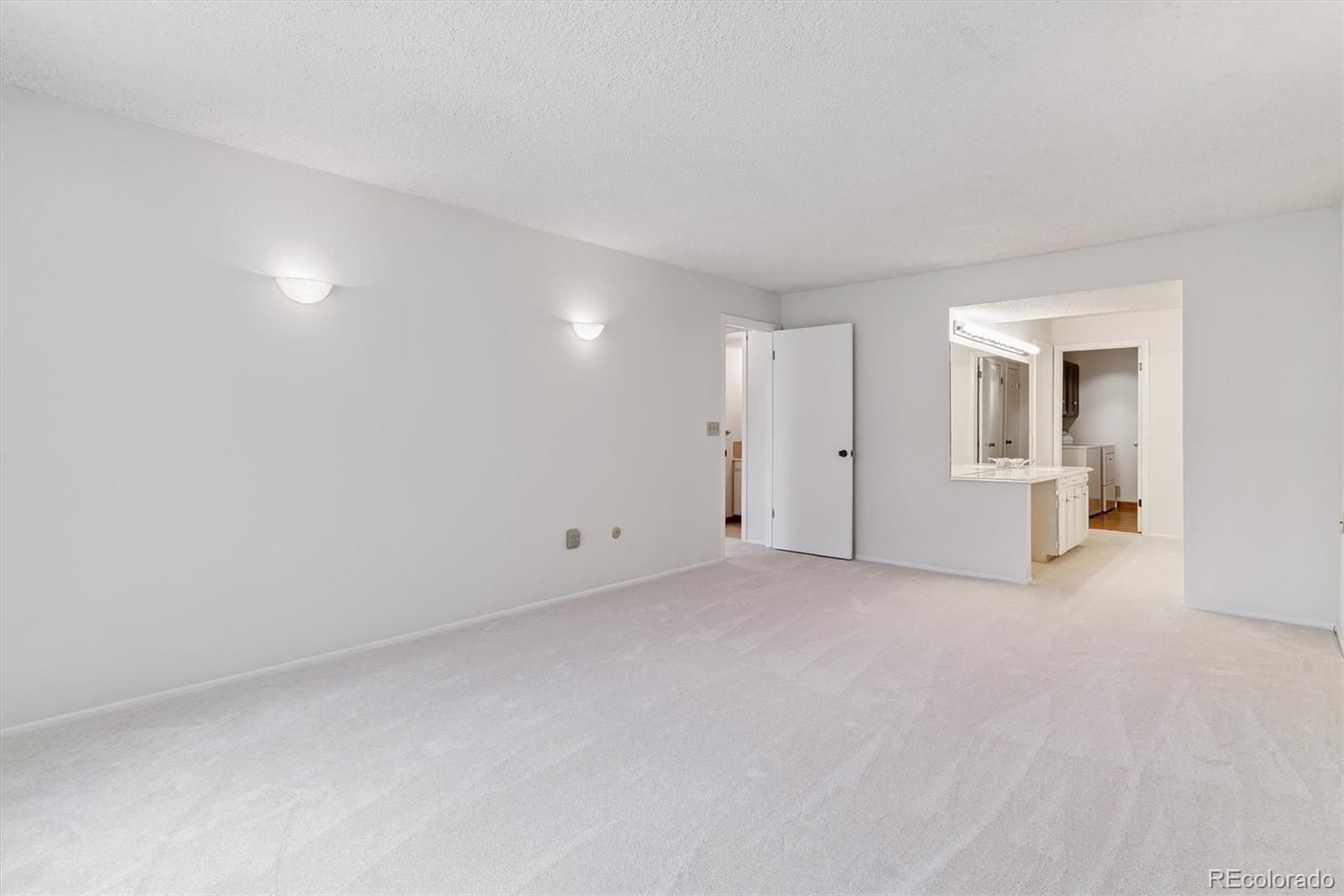 MLS Image #13 for 6977 e girard avenue,denver, Colorado