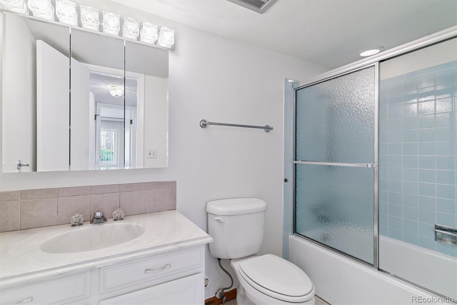 MLS Image #15 for 6977 e girard avenue,denver, Colorado