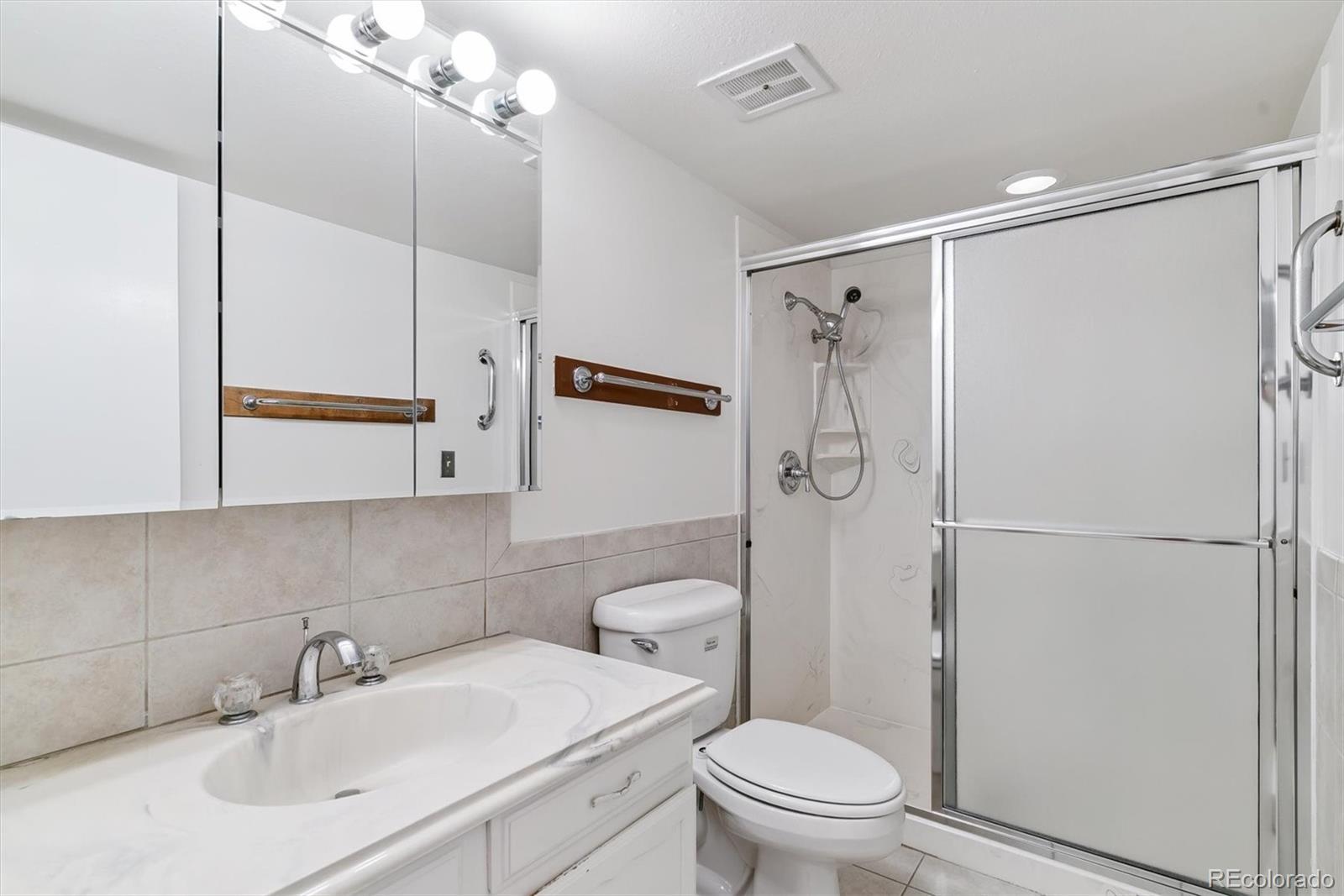 MLS Image #17 for 6977 e girard avenue,denver, Colorado