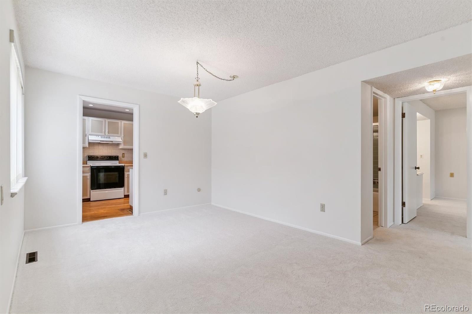 MLS Image #6 for 6977 e girard avenue,denver, Colorado