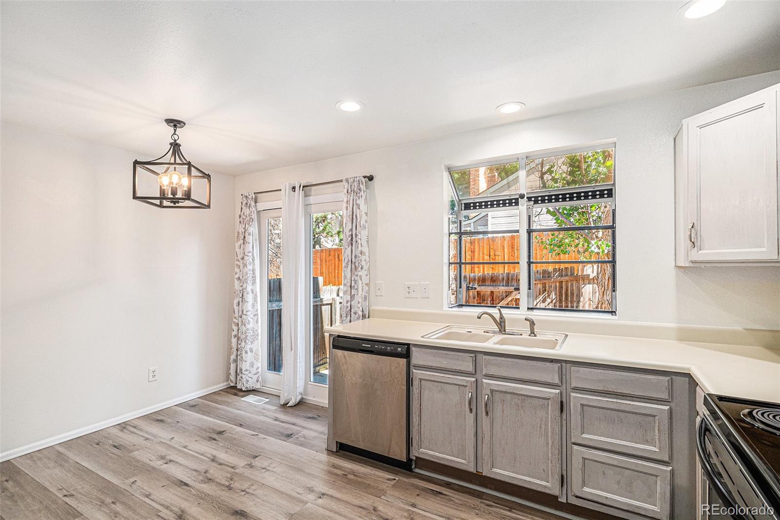 MLS Image #11 for 4501 s crystal way,aurora, Colorado