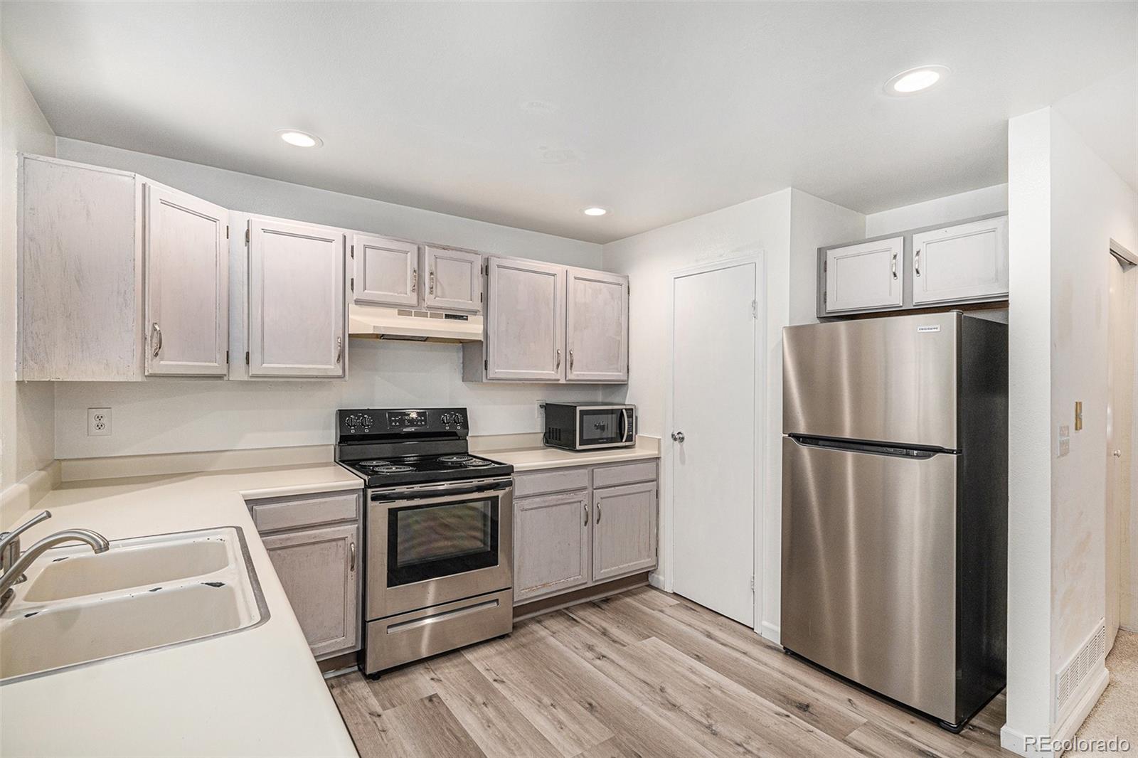 MLS Image #12 for 4501 s crystal way,aurora, Colorado