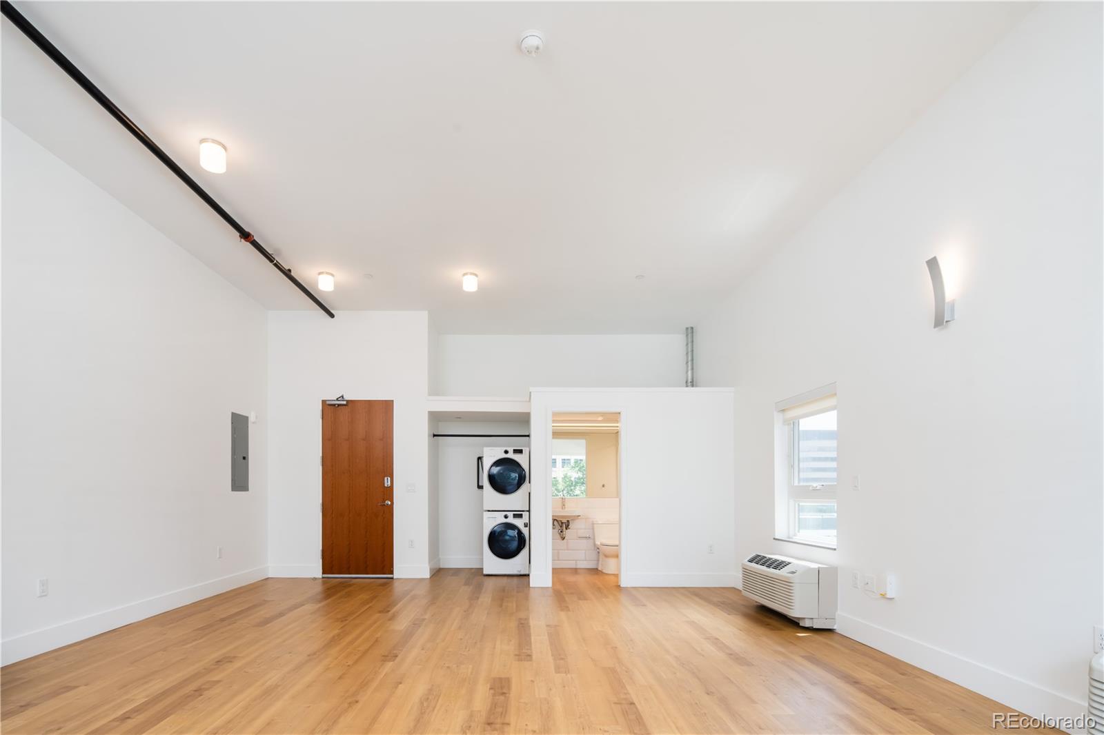 MLS Image #4 for 135 n adams street,denver, Colorado