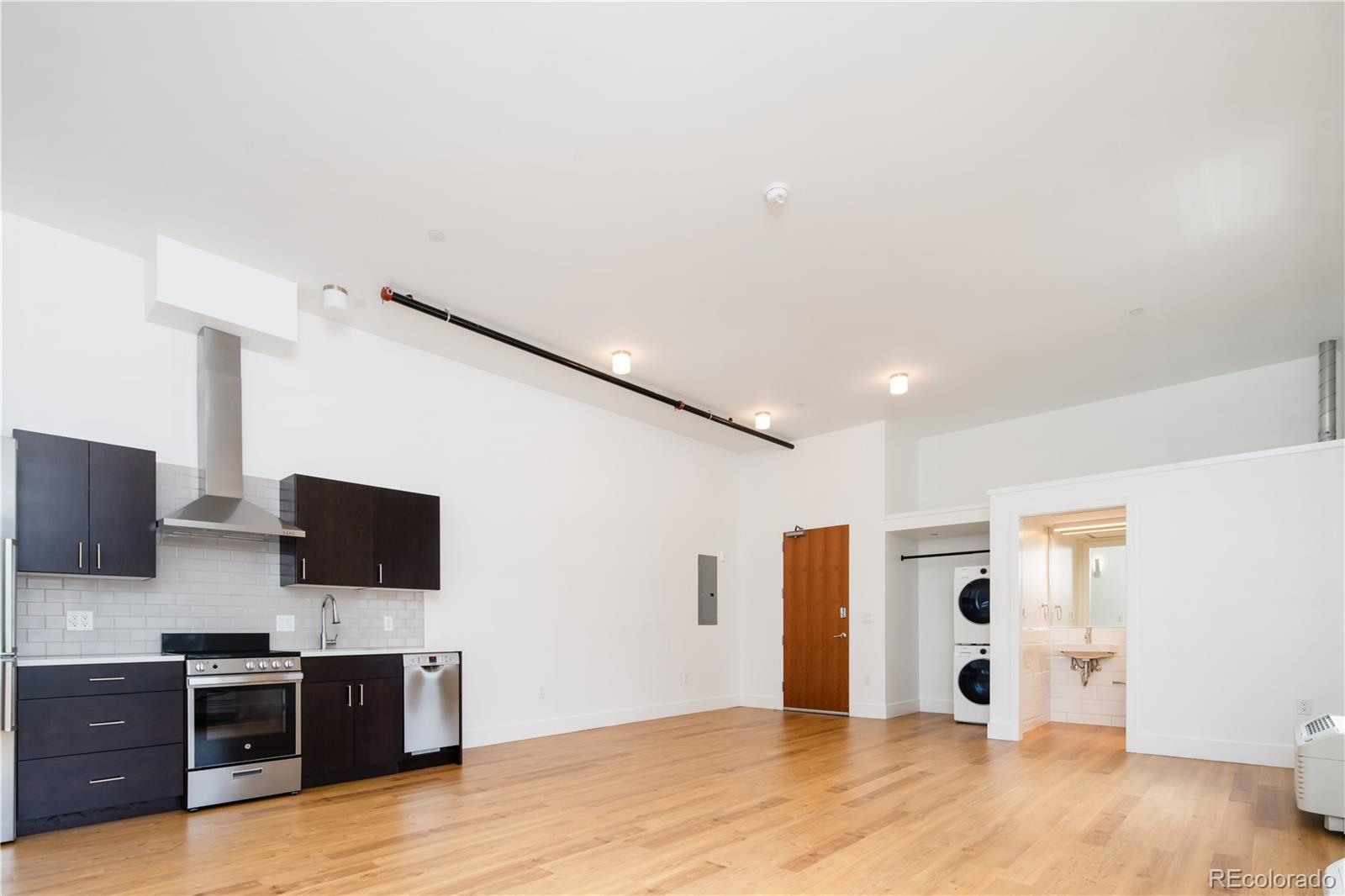 MLS Image #6 for 135 n adams street,denver, Colorado
