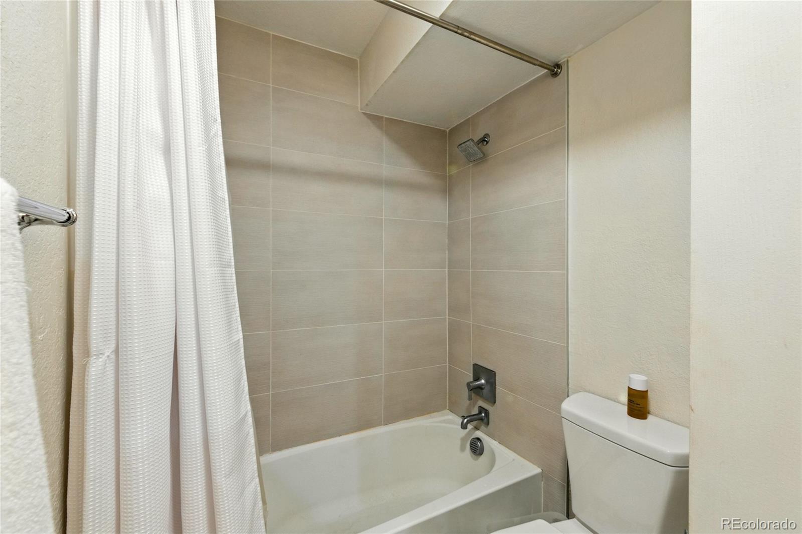 MLS Image #13 for 9170 e arbor  f,englewood, Colorado