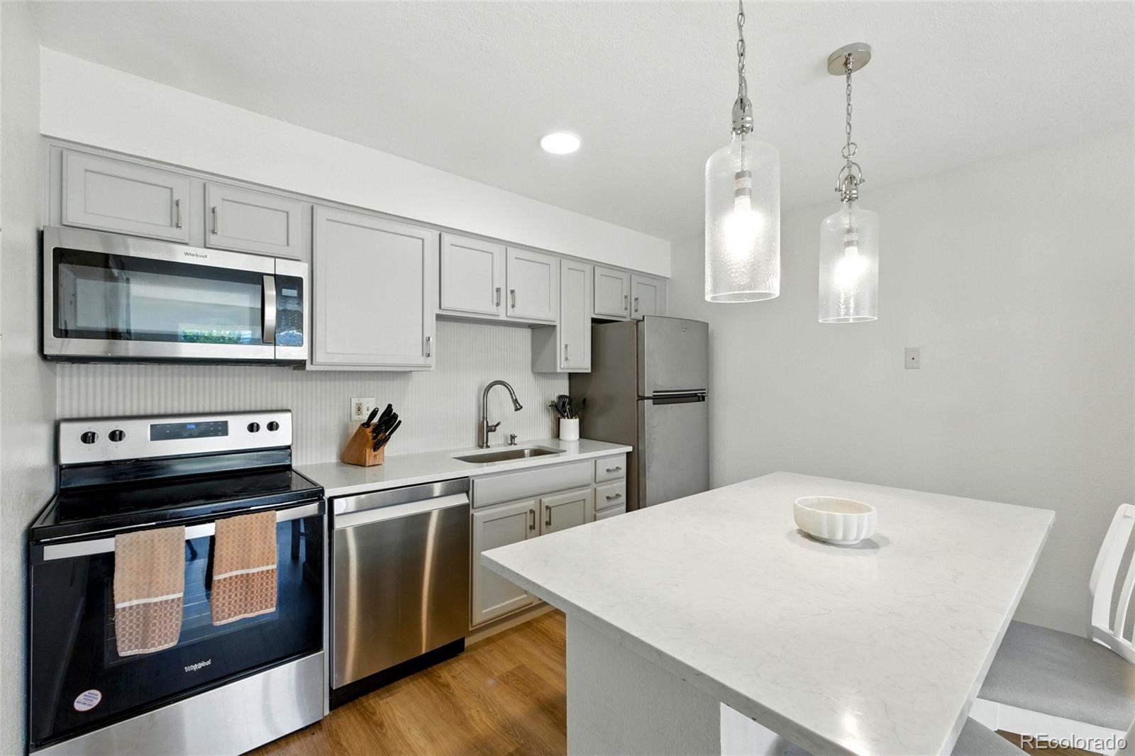 MLS Image #7 for 9170 e arbor  f,englewood, Colorado