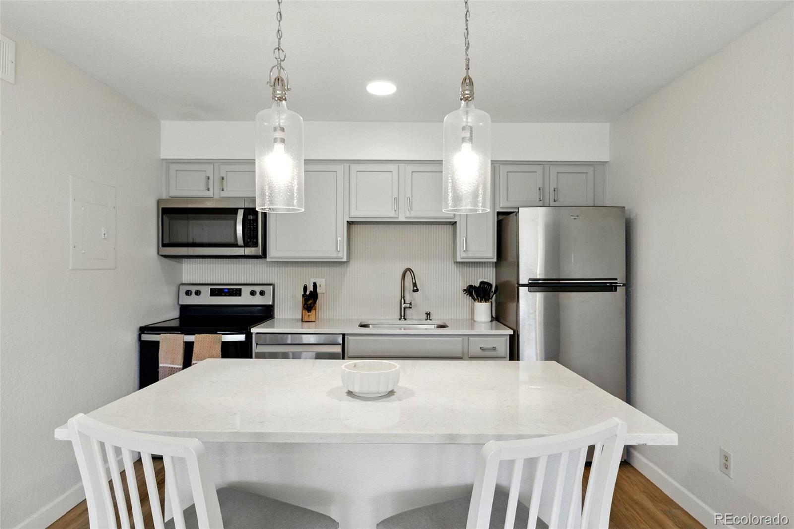 MLS Image #8 for 9170 e arbor  f,englewood, Colorado