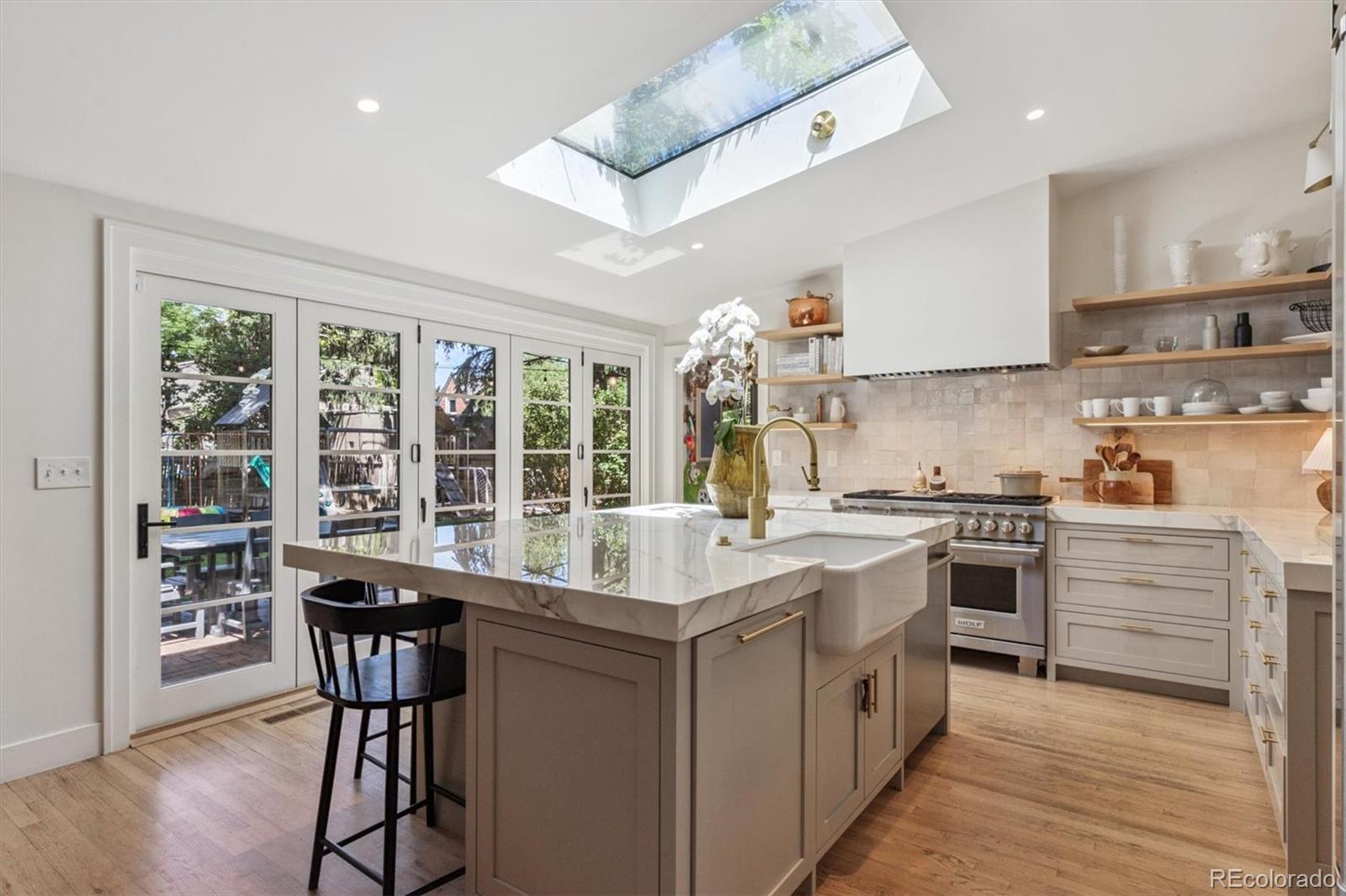 MLS Image #11 for 435  ivanhoe street,denver, Colorado