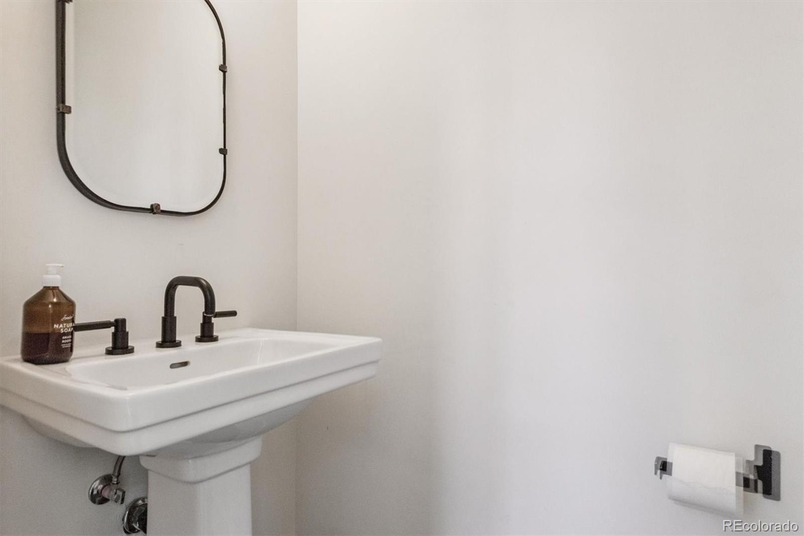 MLS Image #20 for 435  ivanhoe street,denver, Colorado