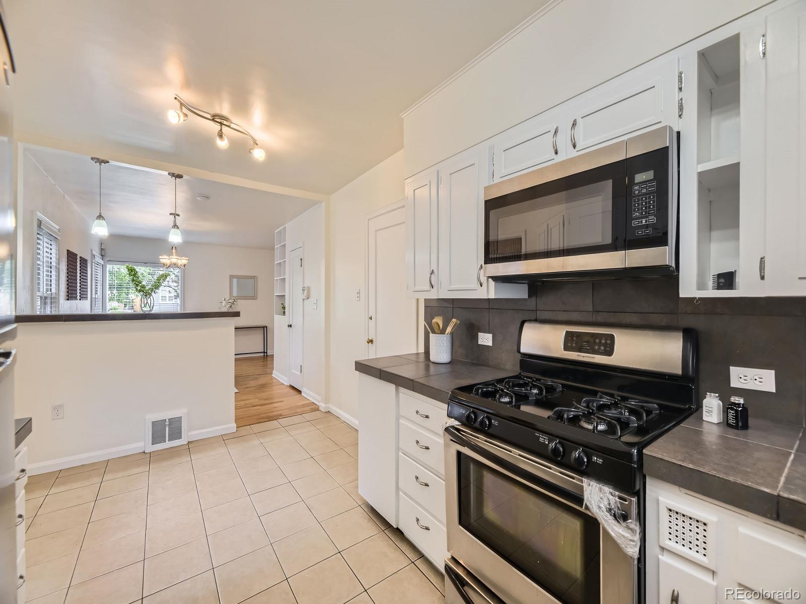 MLS Image #11 for 2554 s lafayette street,denver, Colorado