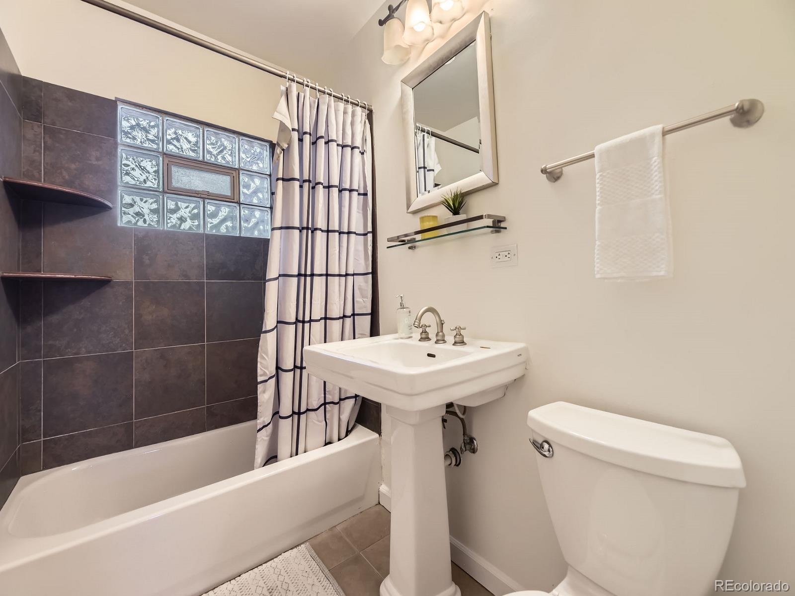 MLS Image #13 for 2554 s lafayette street,denver, Colorado