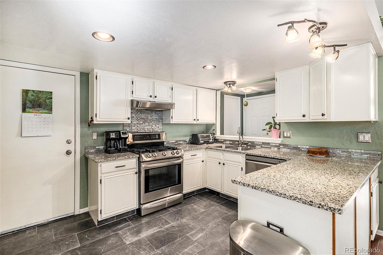 MLS Image #3 for 7582  jared way,littleton, Colorado