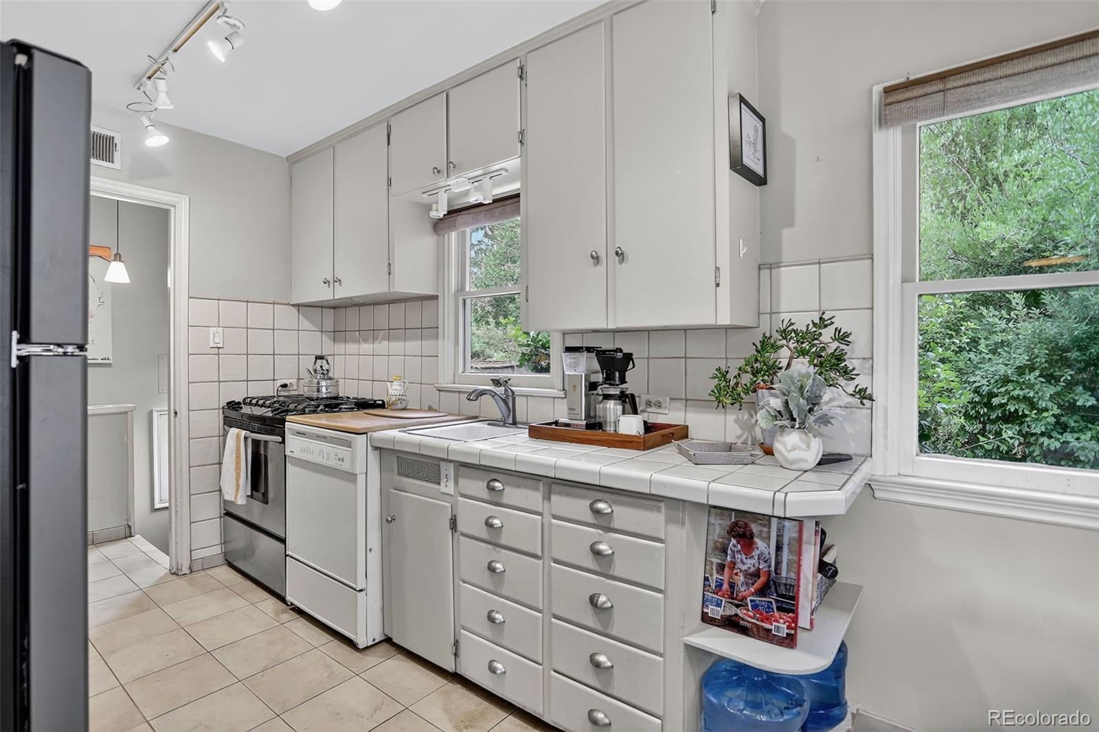MLS Image #18 for 2310 s adams street,denver, Colorado