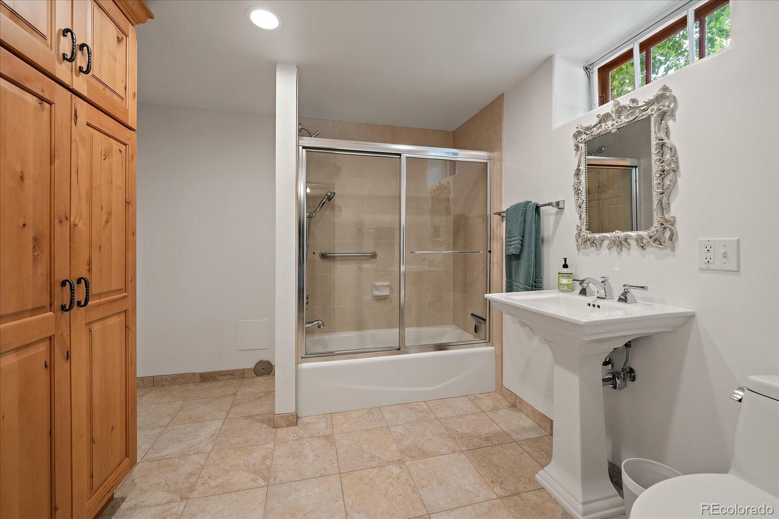 MLS Image #17 for 1040 n kearney street,denver, Colorado