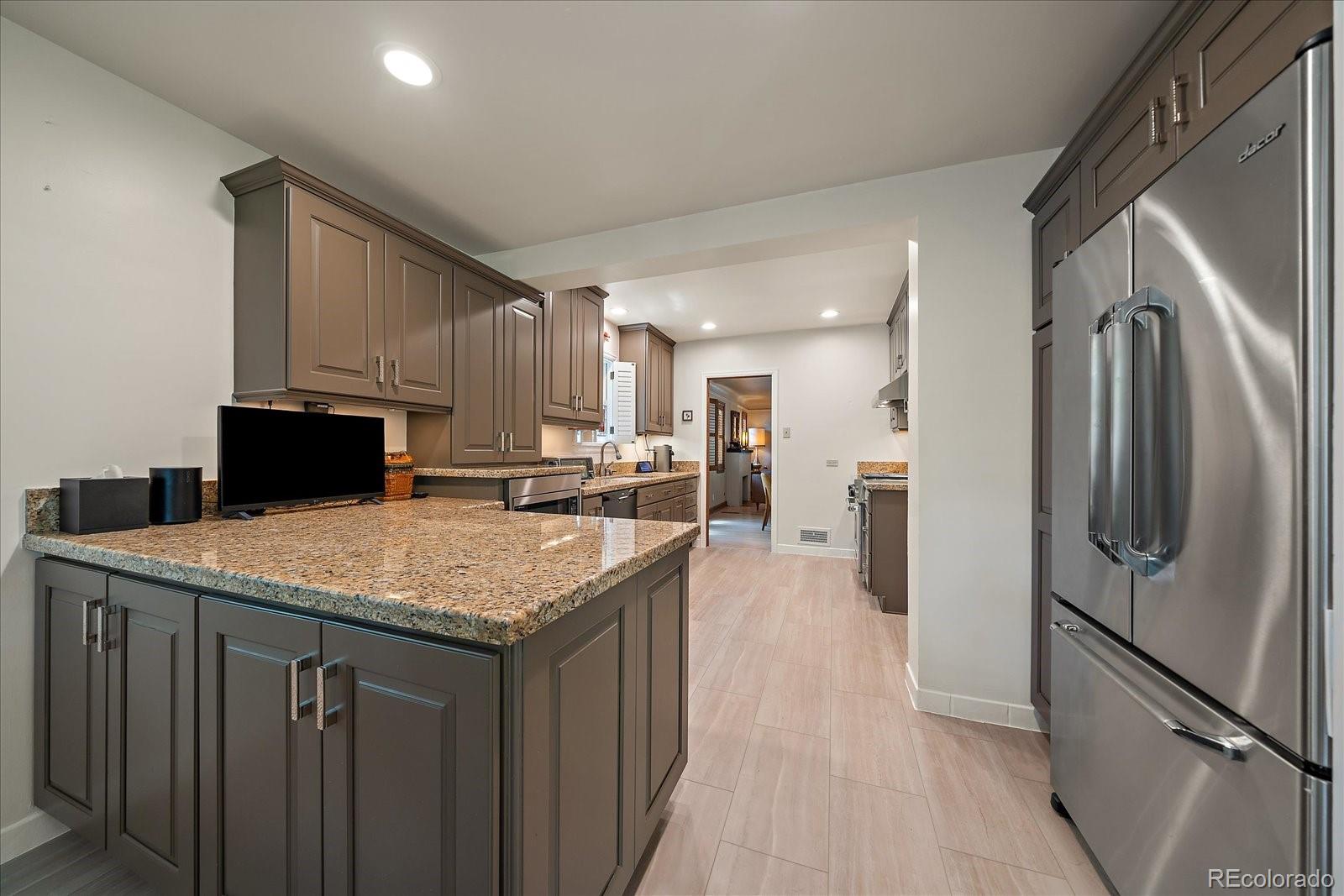 MLS Image #9 for 1040 n kearney street,denver, Colorado