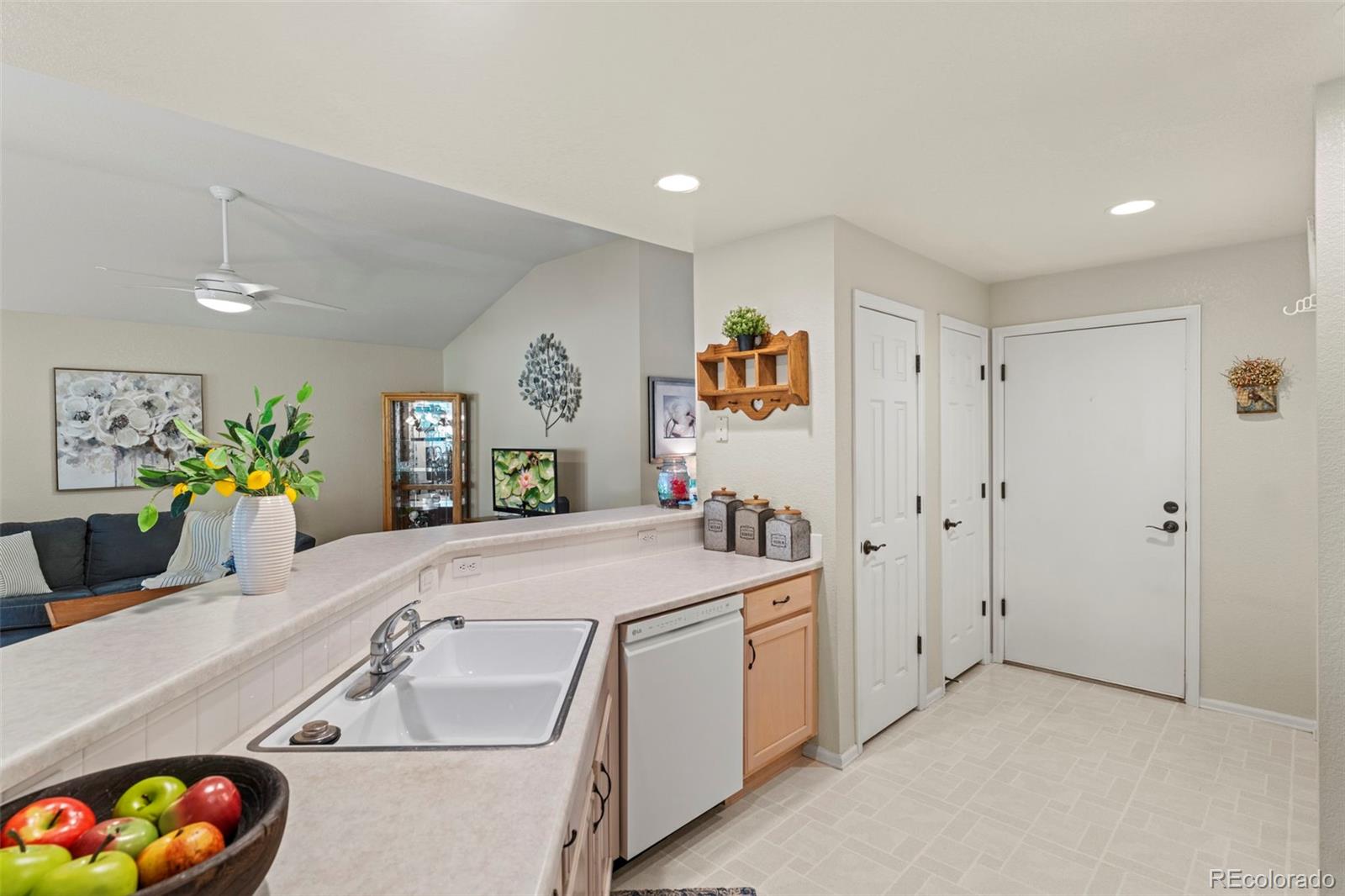 MLS Image #9 for 8009 s algonquian court,aurora, Colorado