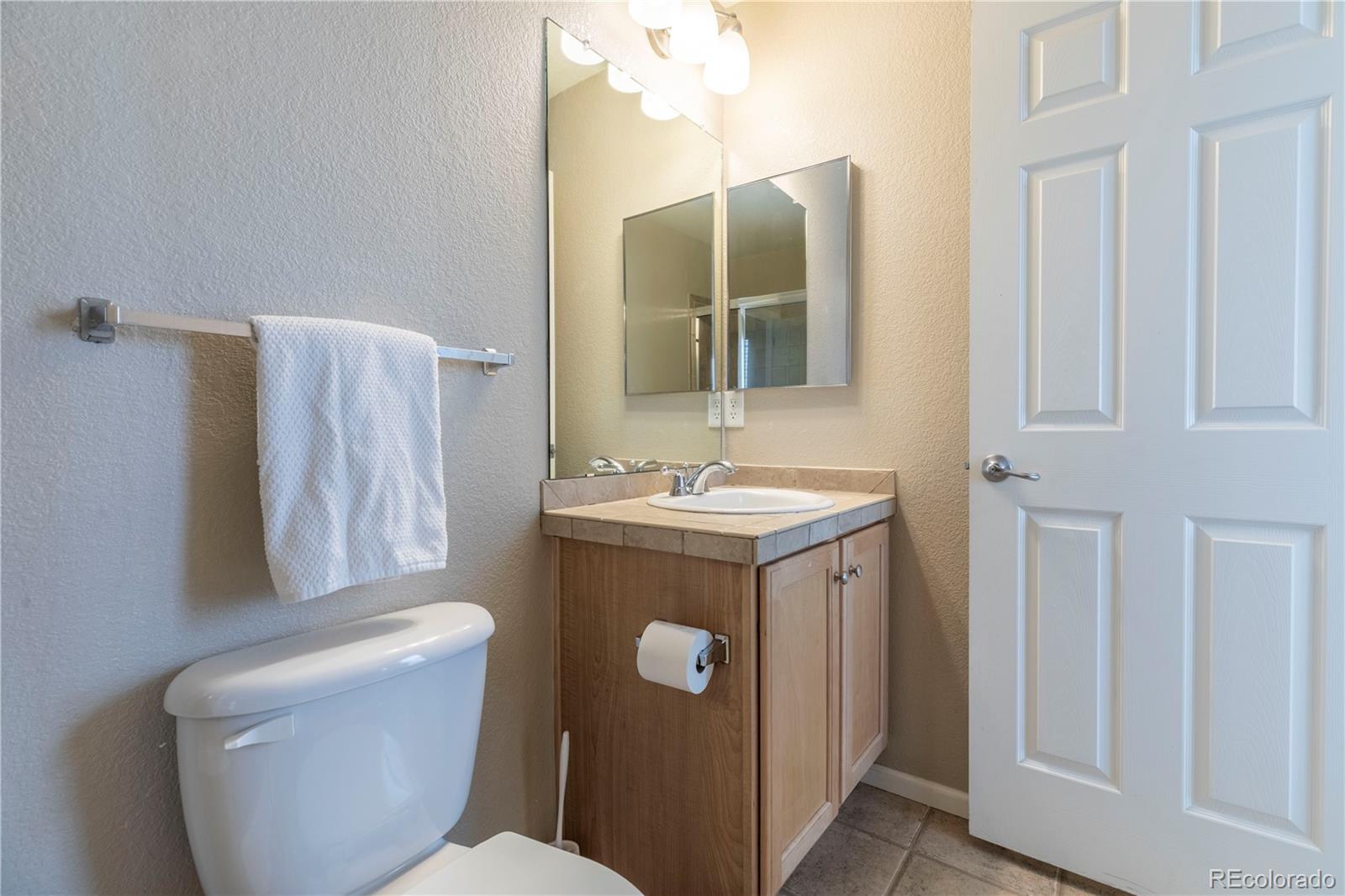 MLS Image #13 for 9760  mayfair street,englewood, Colorado