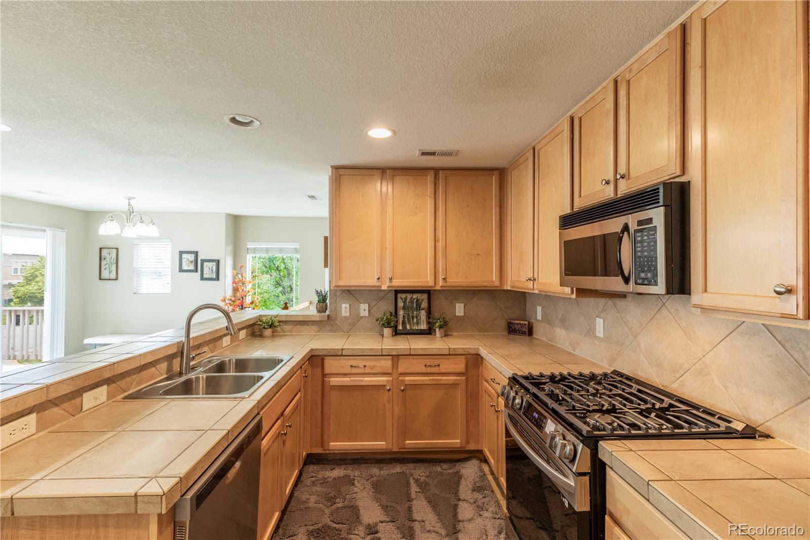 MLS Image #9 for 9760  mayfair street,englewood, Colorado