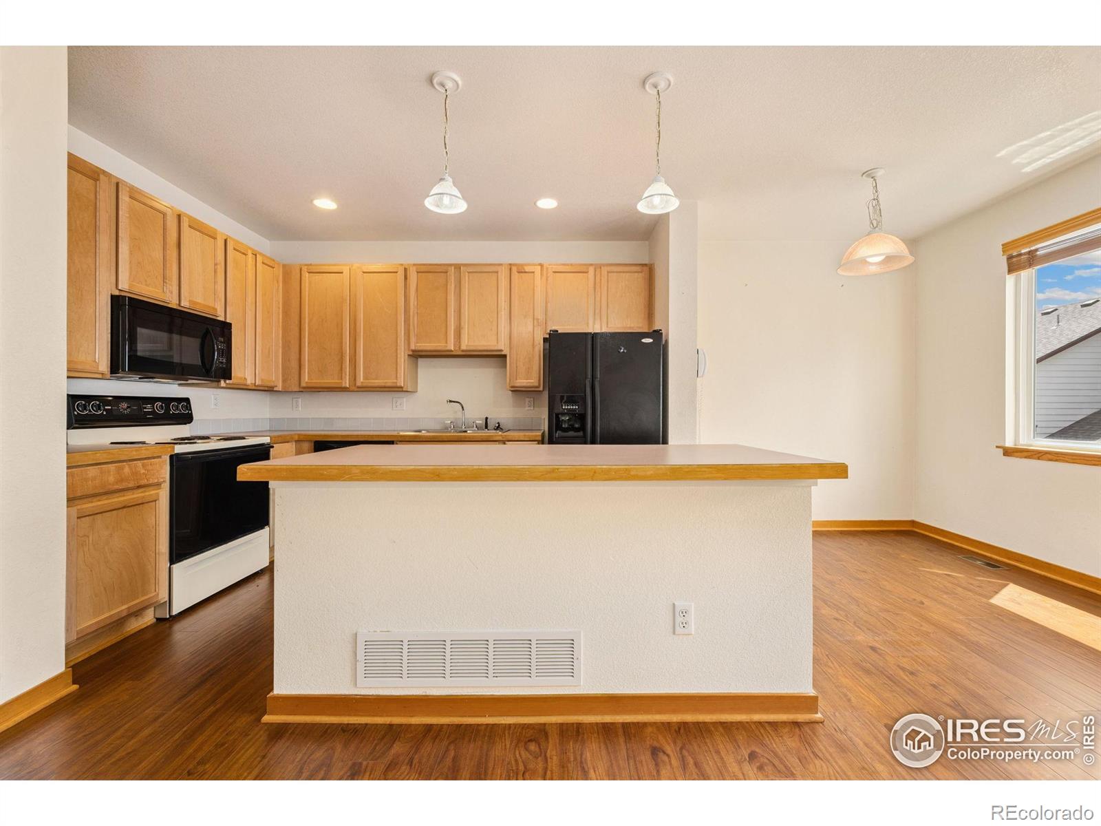 MLS Image #12 for 3686  oakwood drive,longmont, Colorado