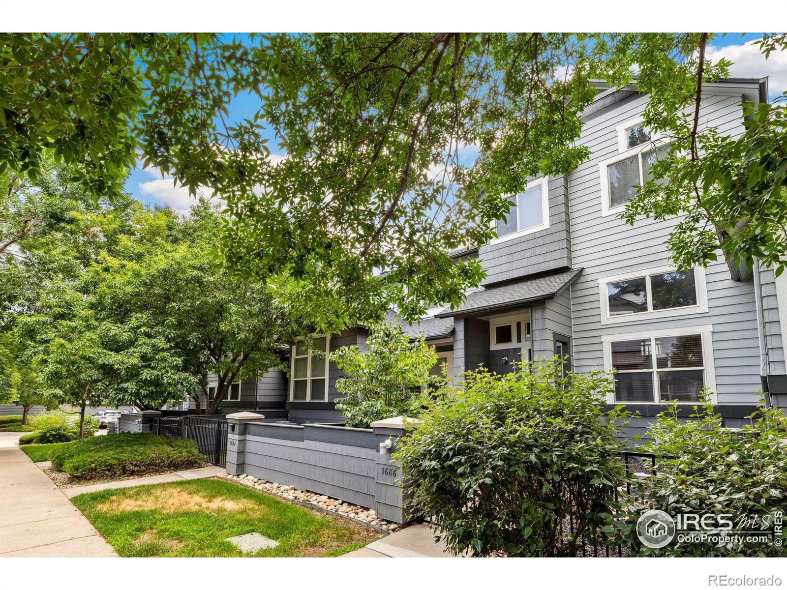 MLS Image #3 for 3686  oakwood drive,longmont, Colorado