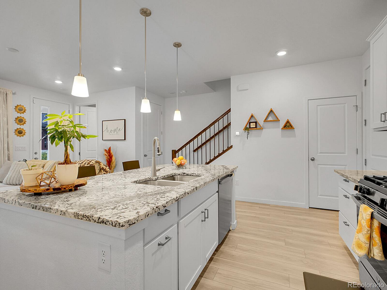 MLS Image #13 for 7488 w pacific lane,denver, Colorado
