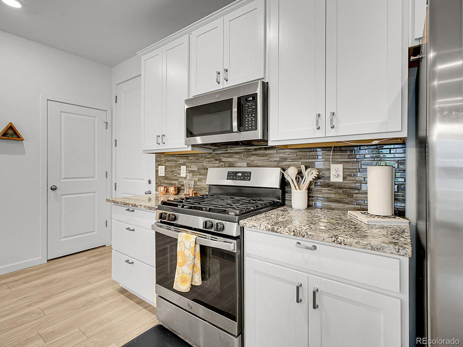 MLS Image #15 for 7488 w pacific lane,denver, Colorado
