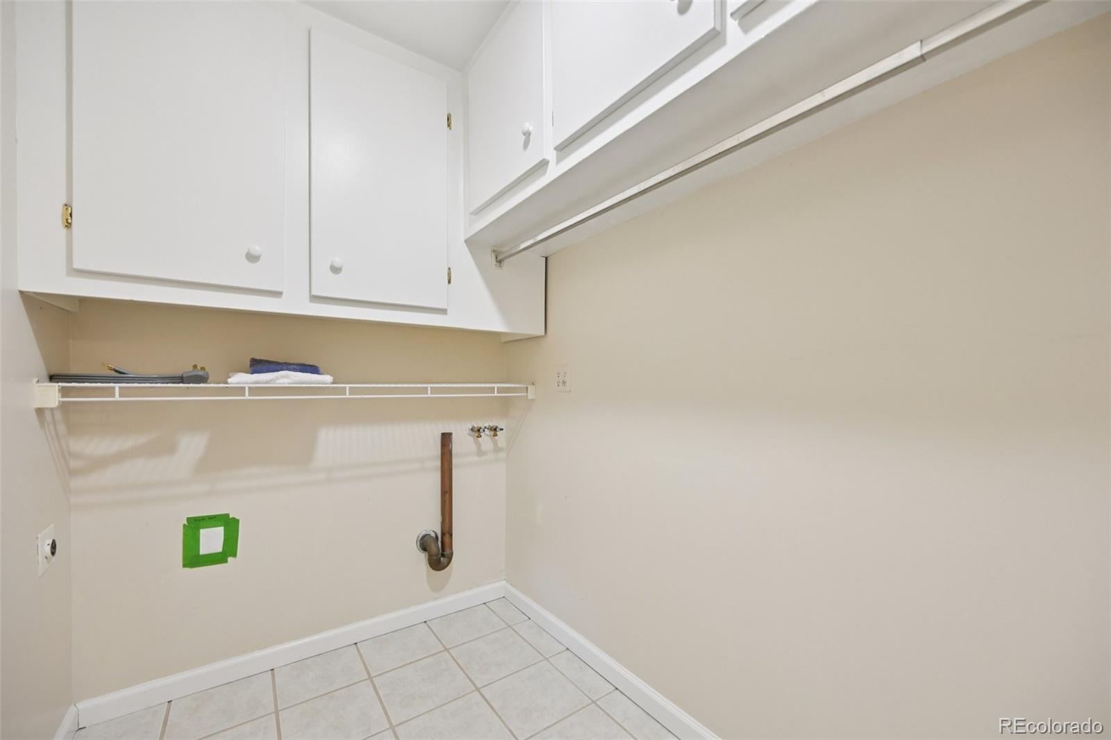 MLS Image #17 for 3460 s poplar street,denver, Colorado