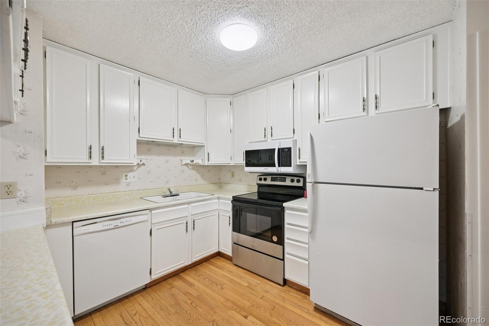 MLS Image #7 for 3460 s poplar street,denver, Colorado