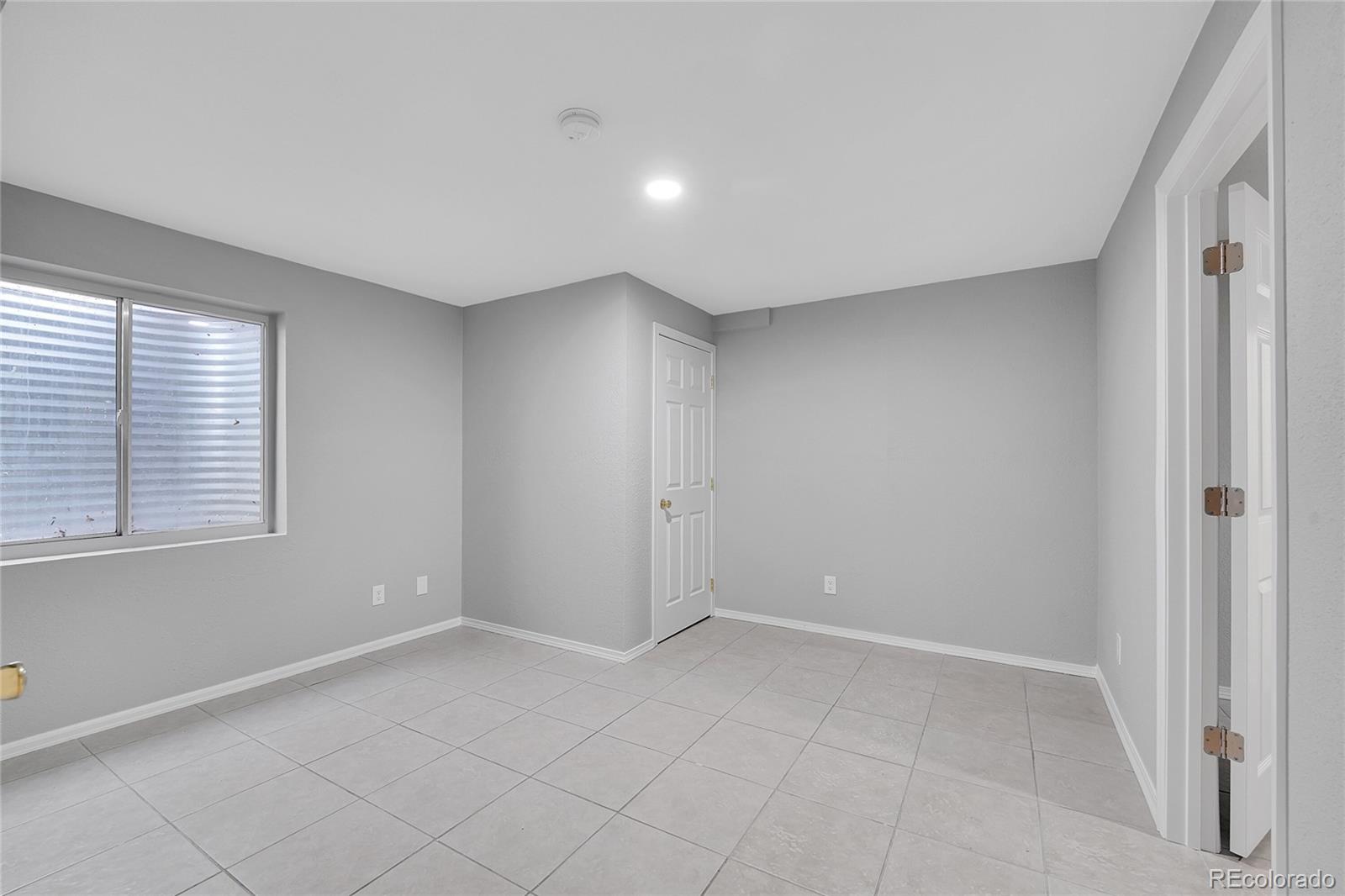 MLS Image #34 for 19731 e 40th avenue,denver, Colorado