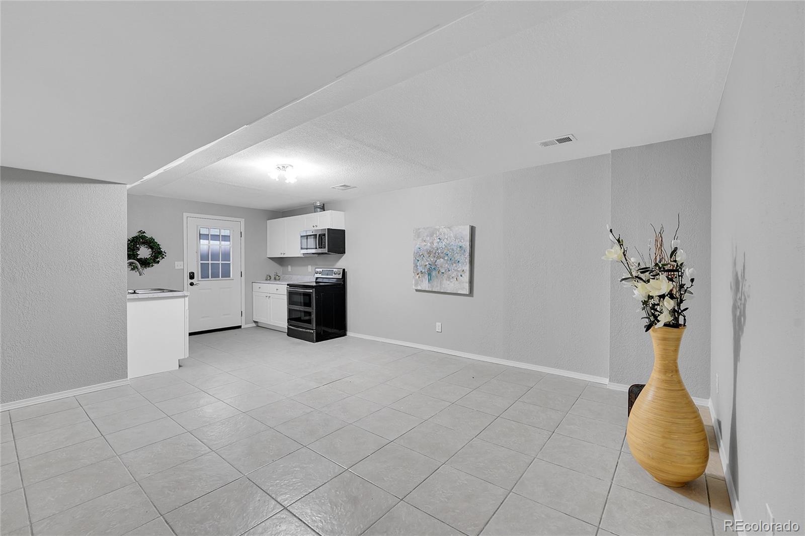 MLS Image #36 for 19731 e 40th avenue,denver, Colorado