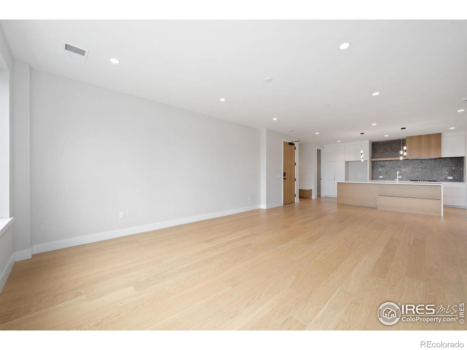 MLS Image #4 for 205 e 6th street,loveland, Colorado