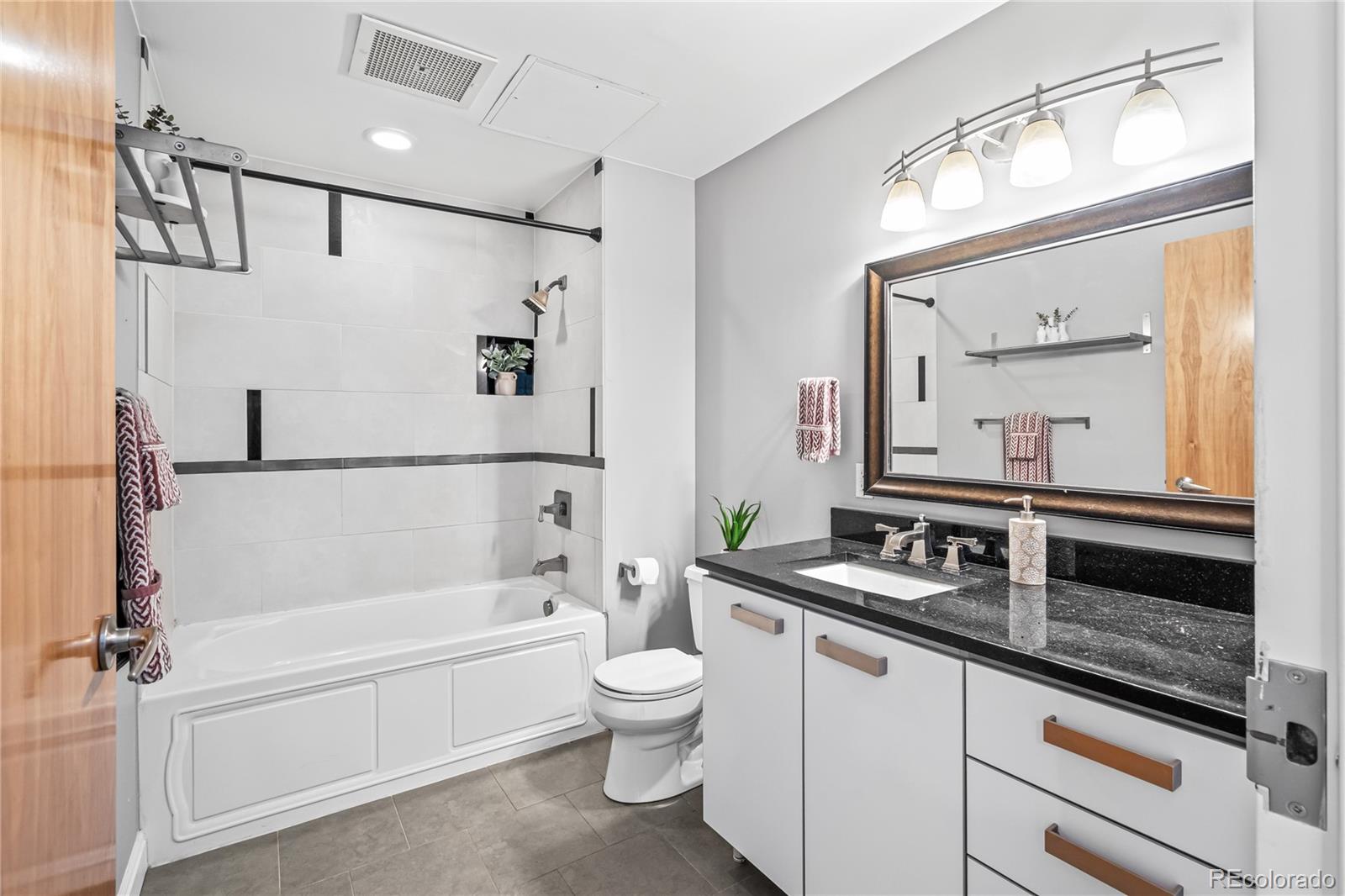 MLS Image #18 for 3100  huron street,denver, Colorado
