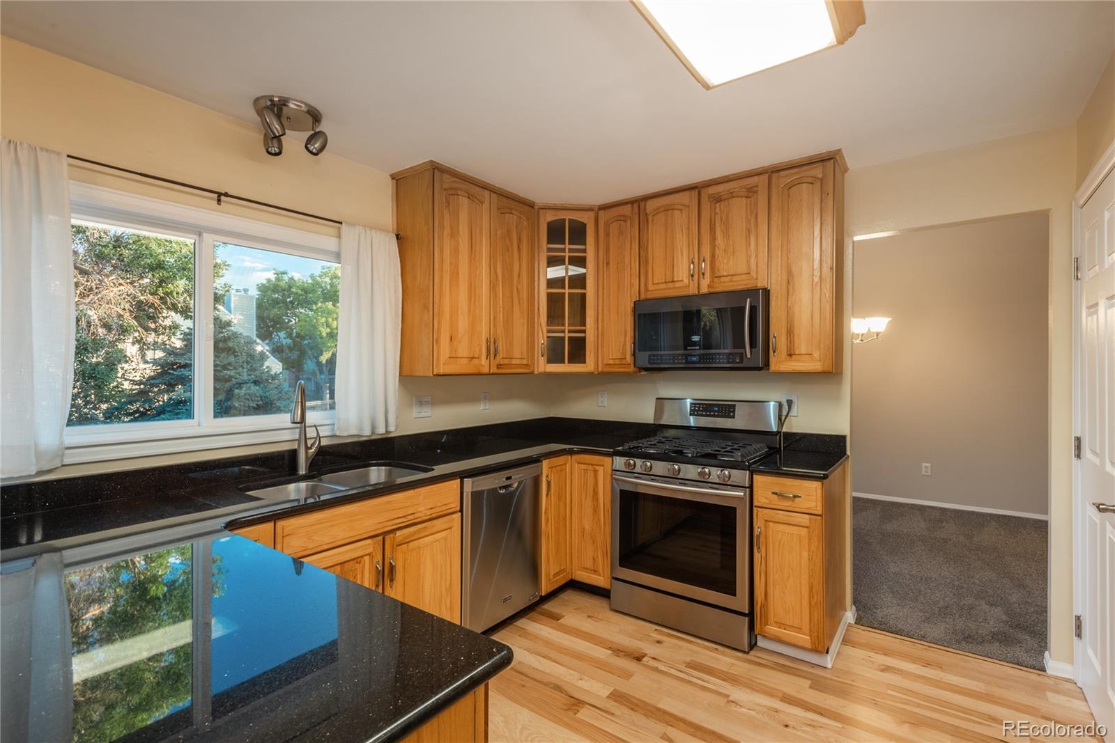MLS Image #11 for 773 s dearborn circle,aurora, Colorado