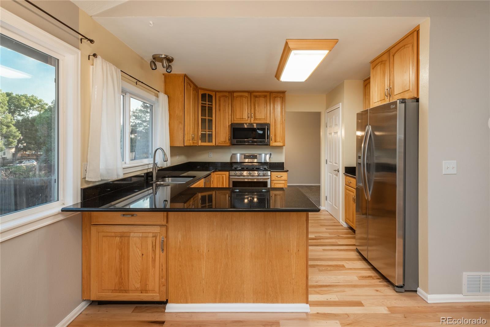 MLS Image #12 for 773 s dearborn circle,aurora, Colorado