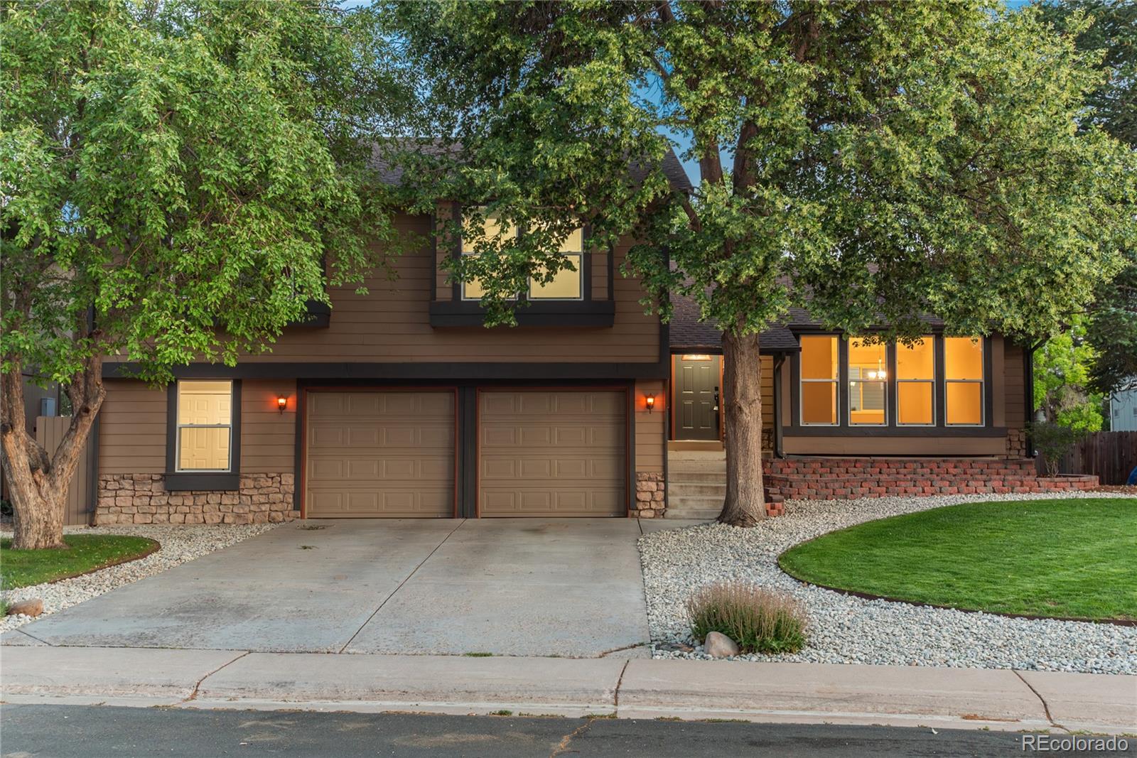 MLS Image #2 for 773 s dearborn circle,aurora, Colorado