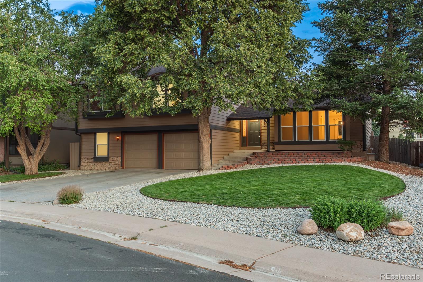 MLS Image #3 for 773 s dearborn circle,aurora, Colorado