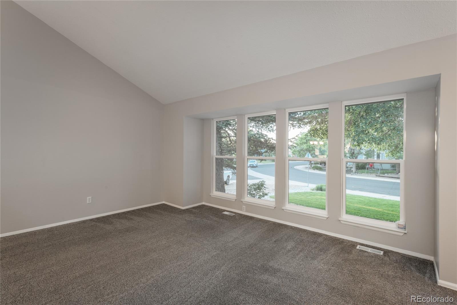 MLS Image #5 for 773 s dearborn circle,aurora, Colorado