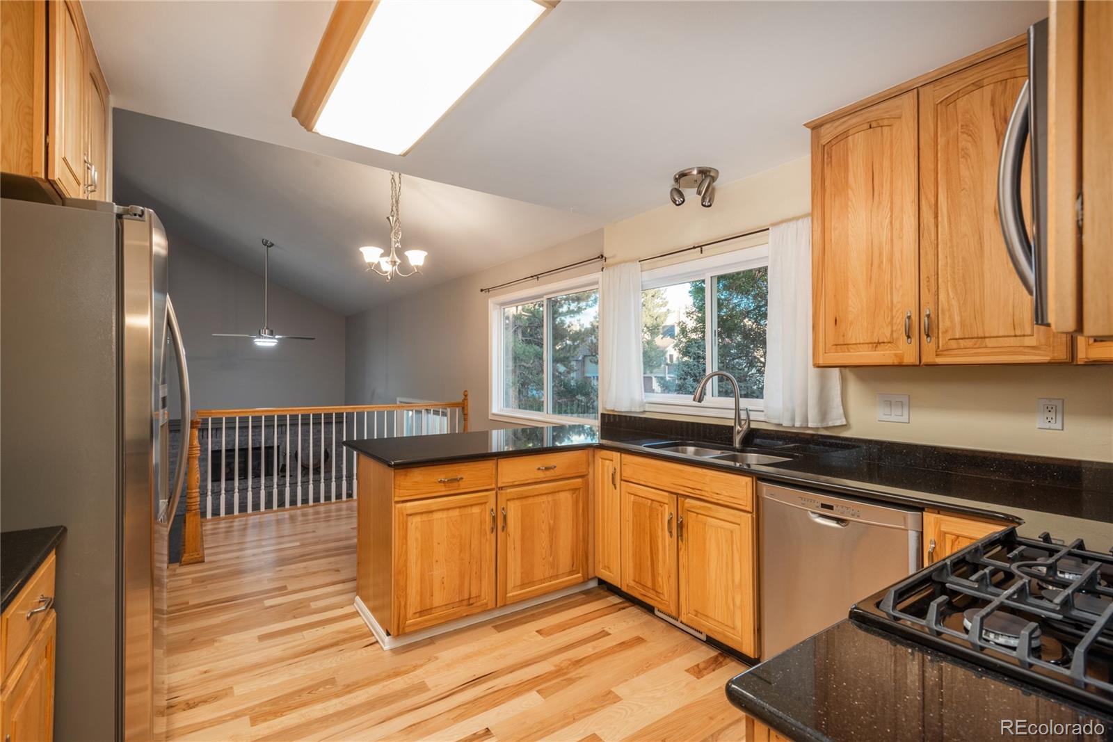 MLS Image #9 for 773 s dearborn circle,aurora, Colorado