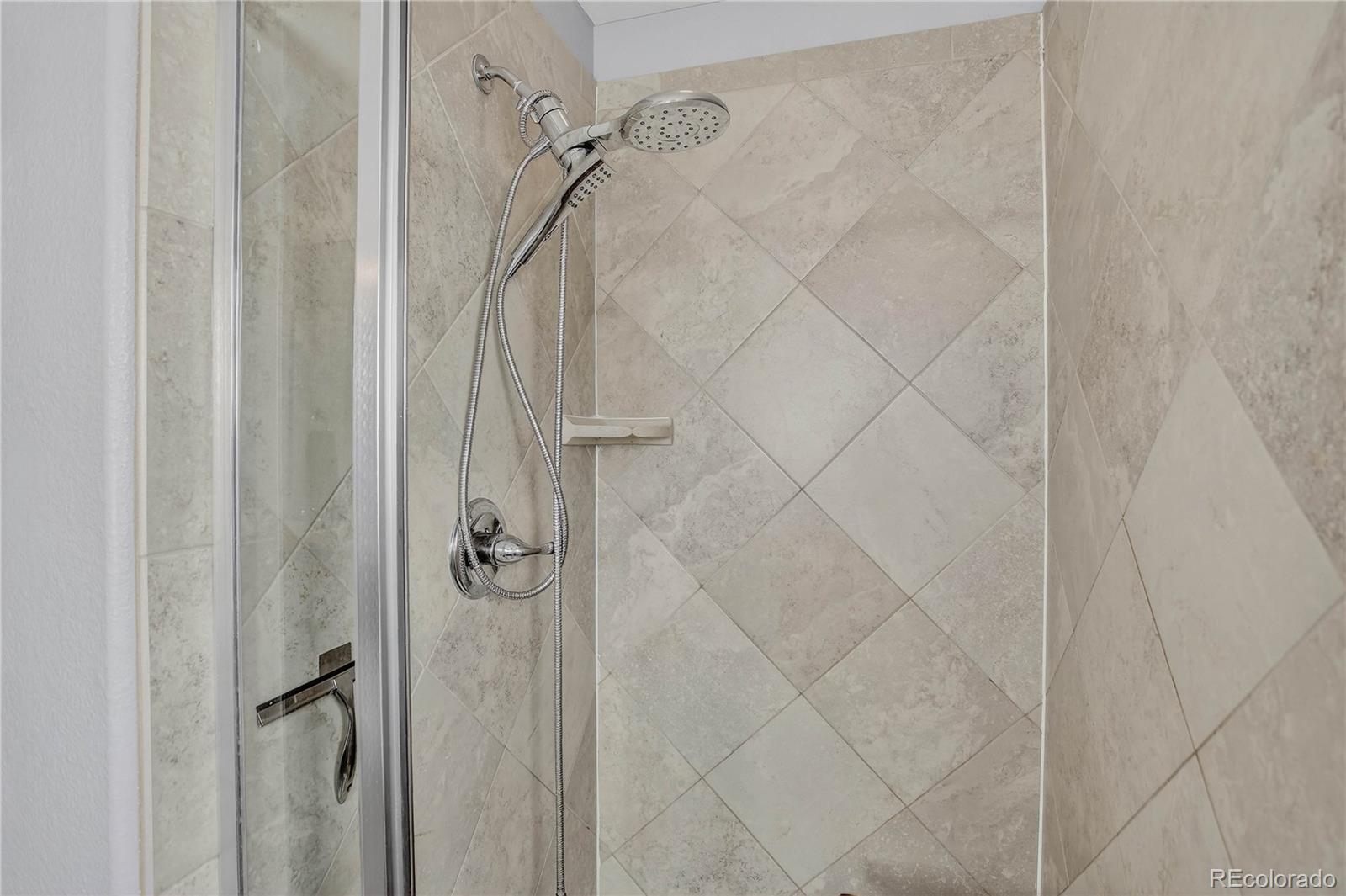 MLS Image #18 for 21439 e union drive,aurora, Colorado