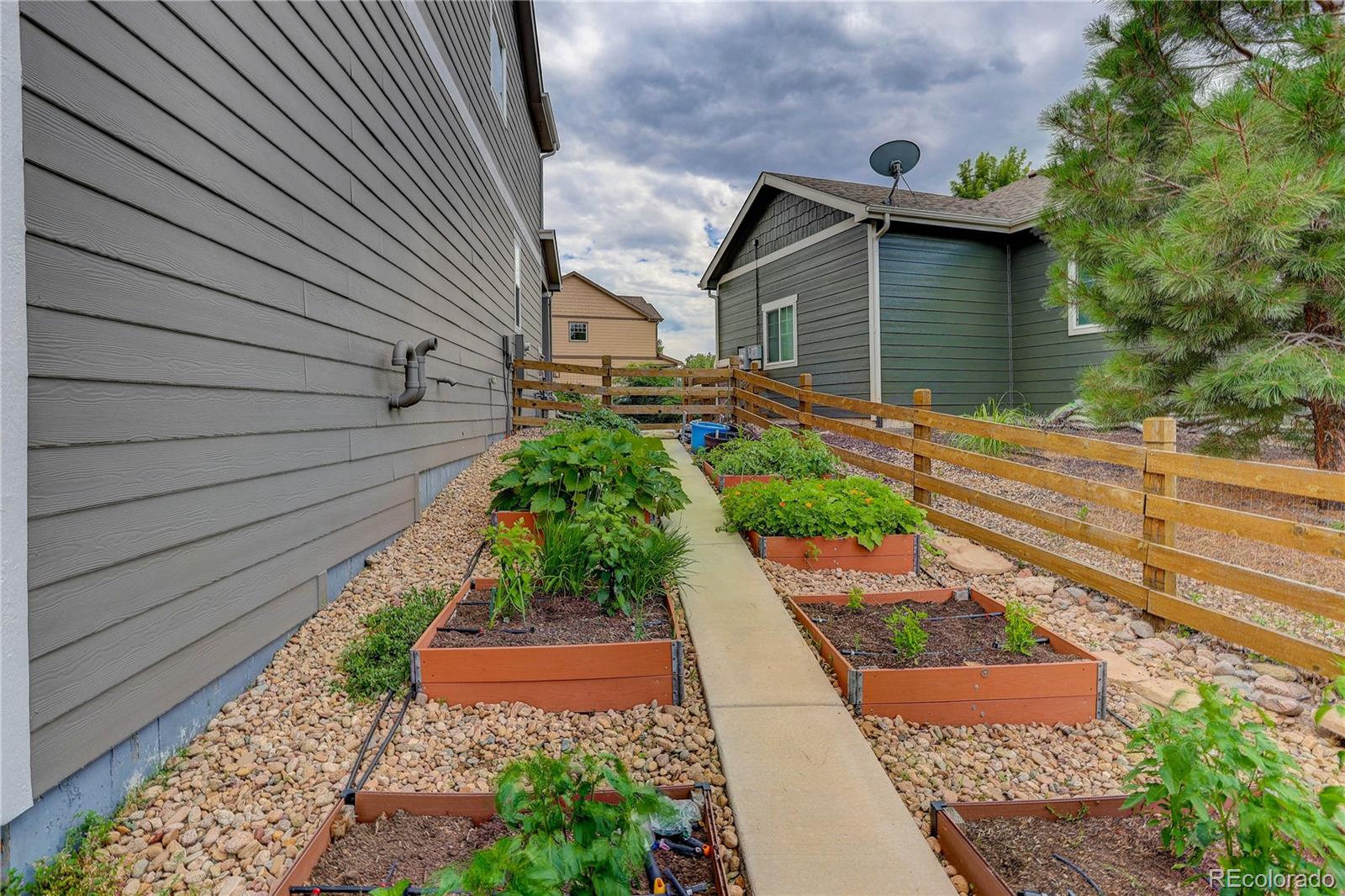 MLS Image #36 for 21439 e union drive,aurora, Colorado
