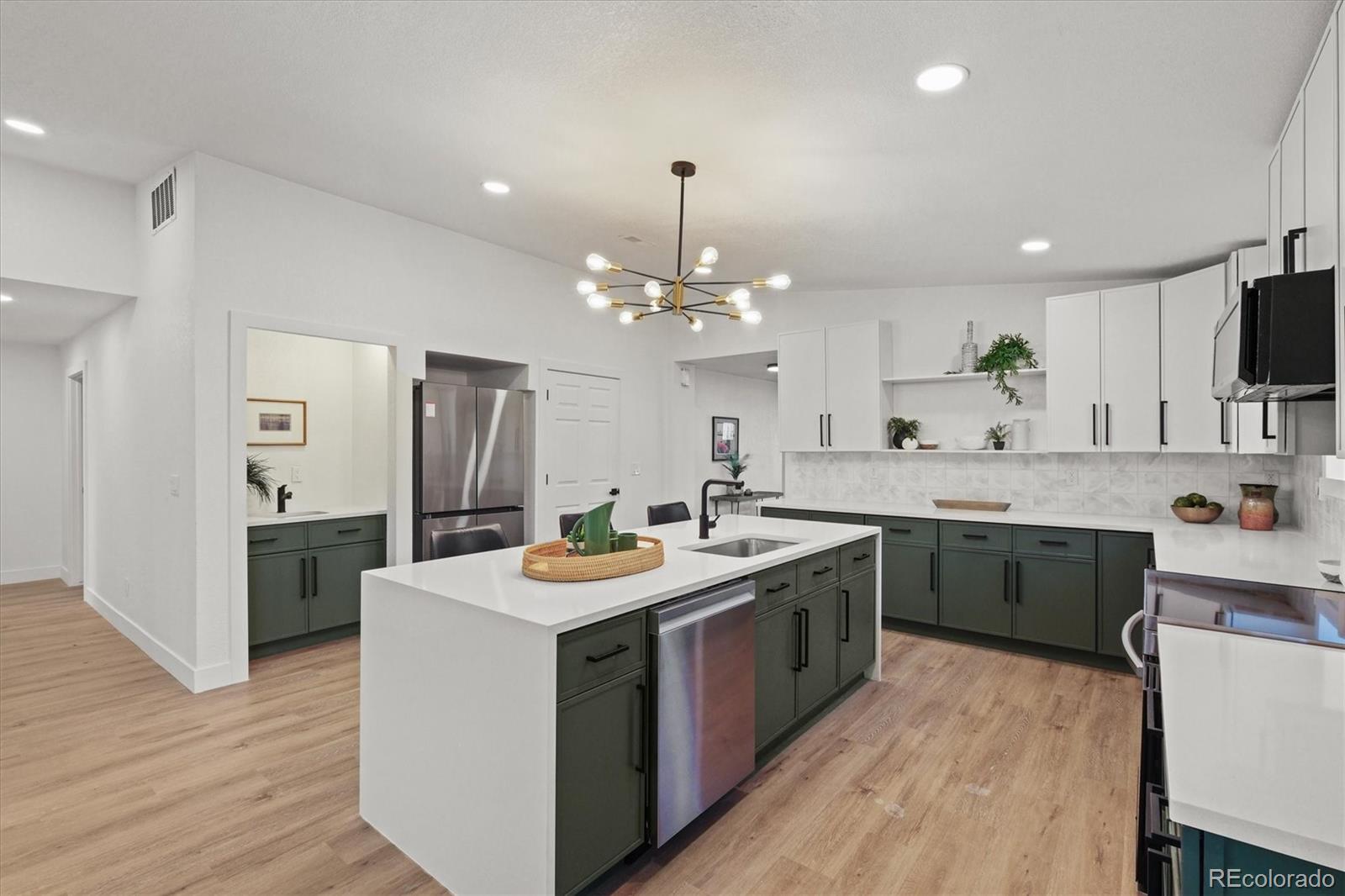 MLS Image #8 for 3025  ivanhoe street,denver, Colorado