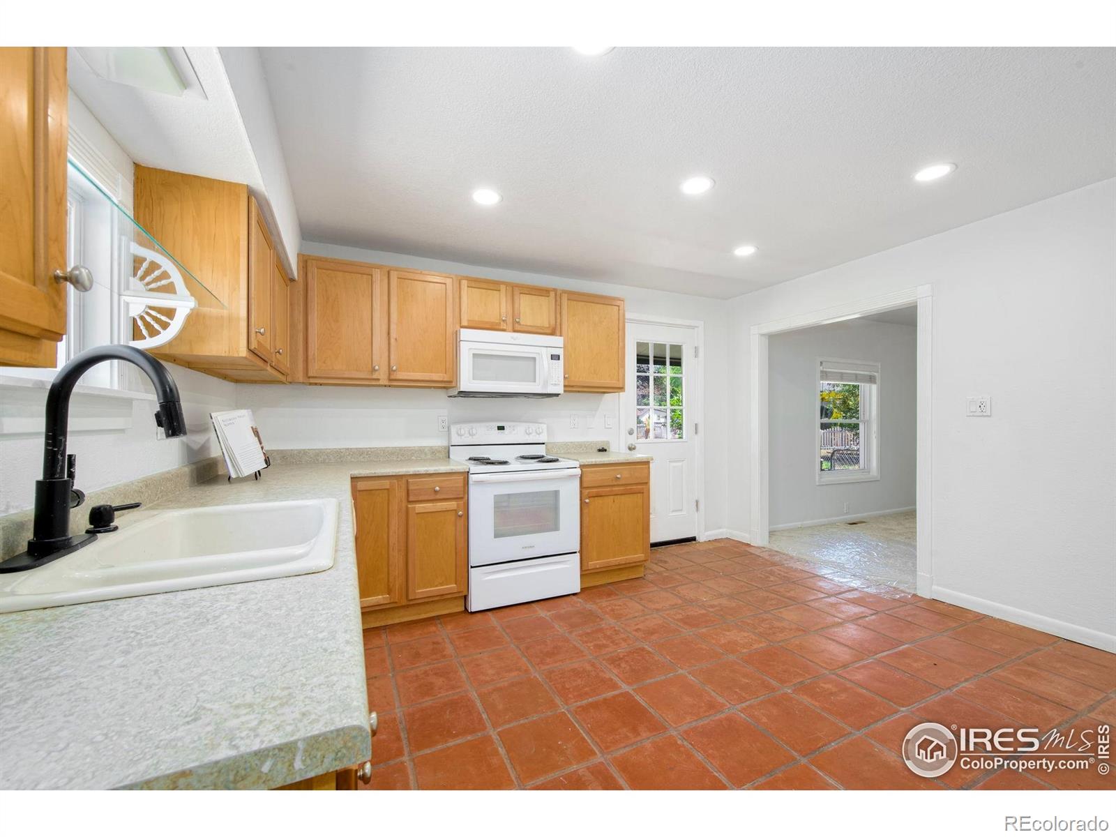 MLS Image #9 for 645 w 1st street,loveland, Colorado