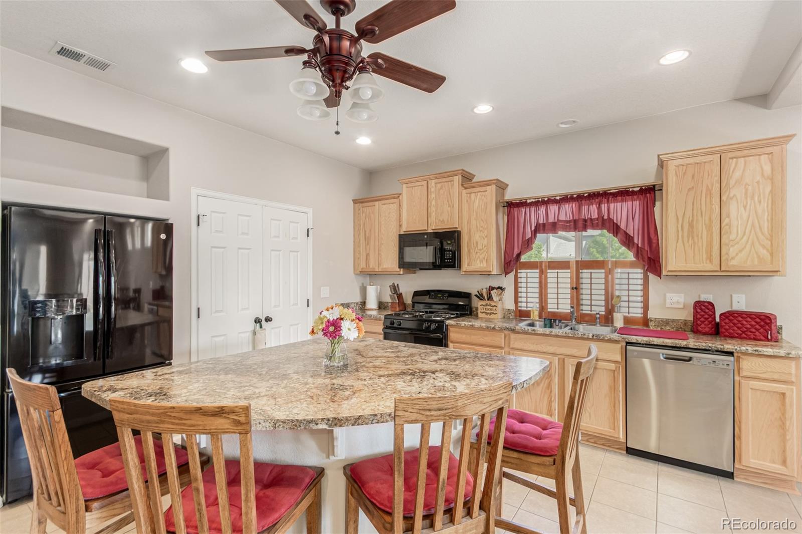 MLS Image #8 for 5568  ceylon street,denver, Colorado