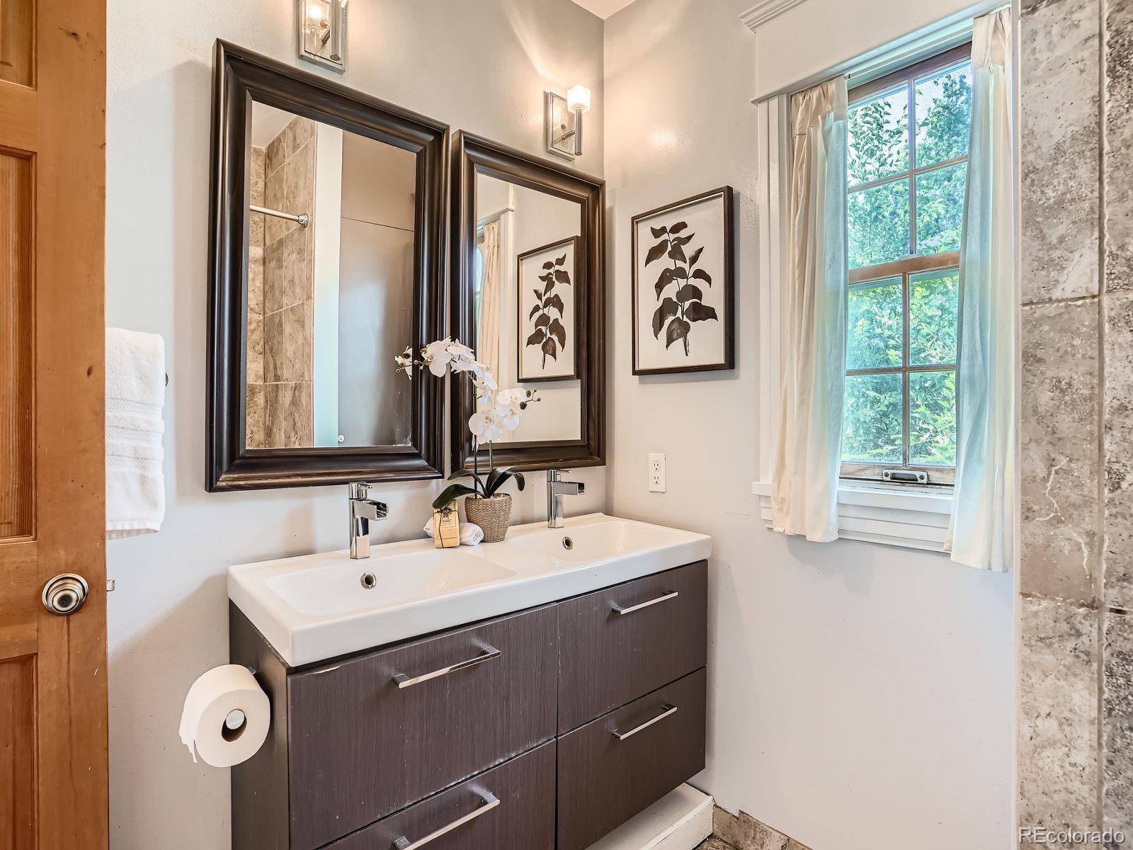 MLS Image #14 for 2329 s gilpin street,denver, Colorado
