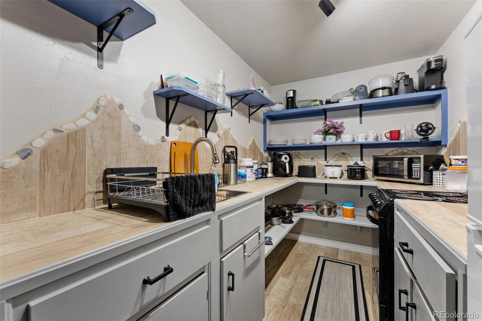 MLS Image #25 for 6170  castlewood lane,colorado springs, Colorado