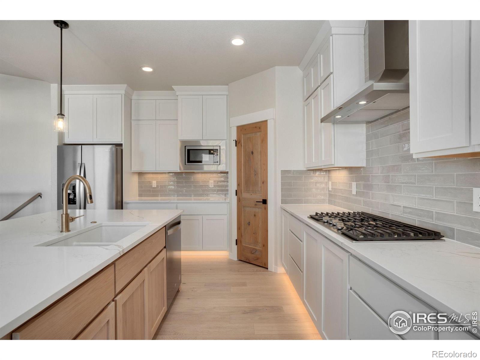 MLS Image #14 for 23845 e river front drive,aurora, Colorado