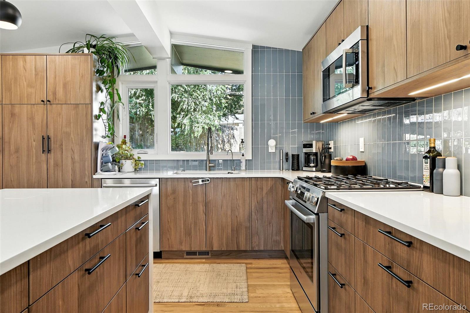 MLS Image #10 for 923 s beech street,lakewood, Colorado