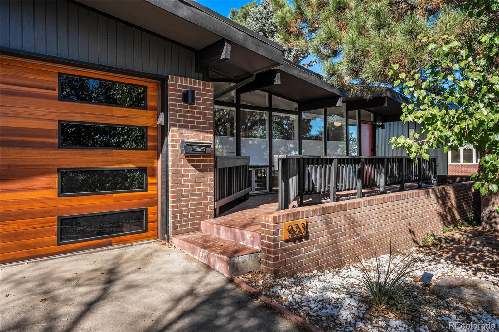 MLS Image #3 for 923 s beech street,lakewood, Colorado
