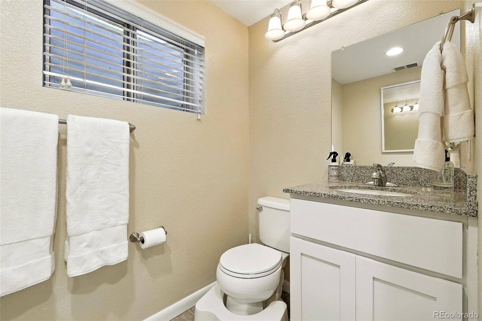 MLS Image #37 for 923 s beech street,lakewood, Colorado
